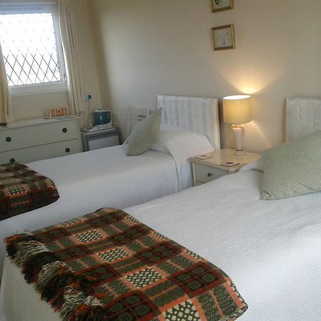 โกรส์ลอน ทีวี มาวร์ บีแอนด์บี Hotel Llanddeiniolen ภายนอก รูปภาพ