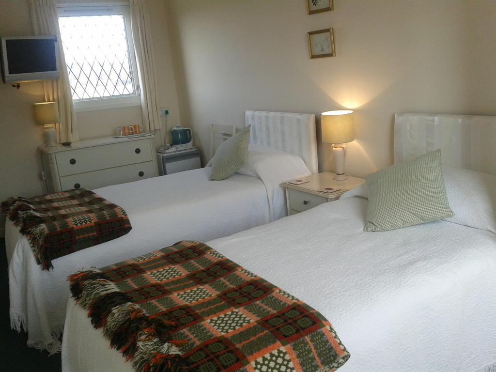 โกรส์ลอน ทีวี มาวร์ บีแอนด์บี Hotel Llanddeiniolen ภายนอก รูปภาพ